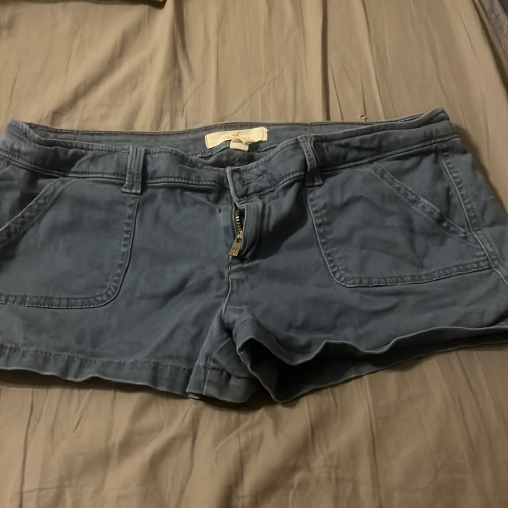 Hollister size 7 navy blue shorts